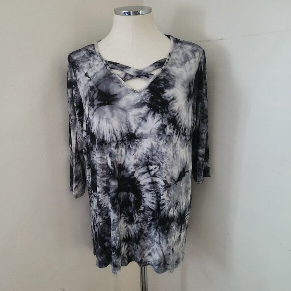 Kim & Cami Tops - Kim & Cami Blue Tie Dye Top Women's Size 2X